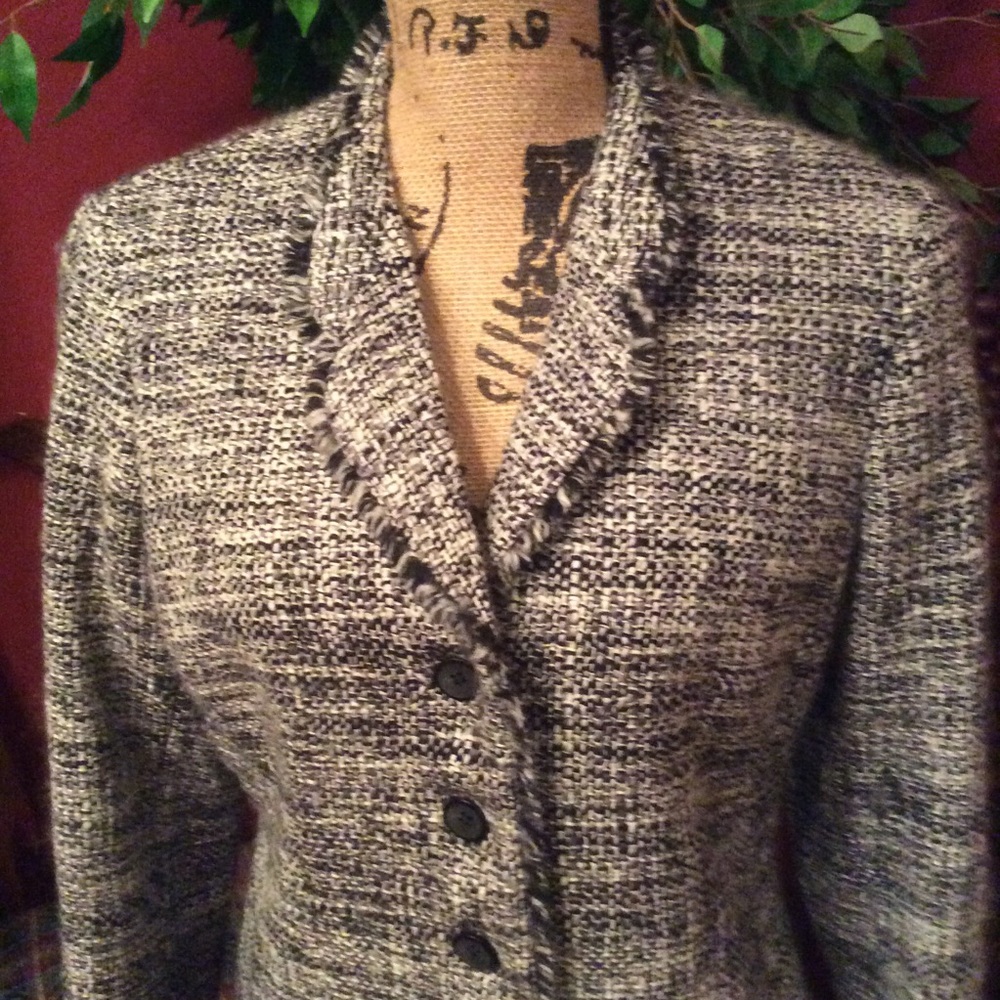 Black/white blazer
